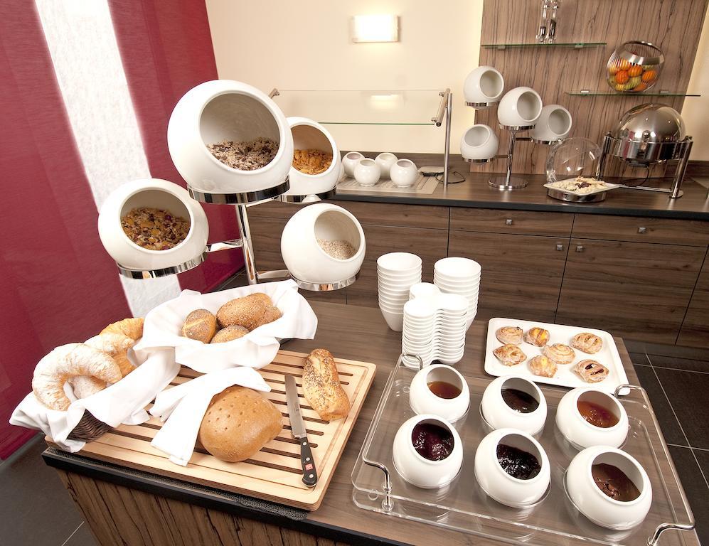 Altstadthotel Guesthouse Die Galerie Ingolstadt Exteriör bild