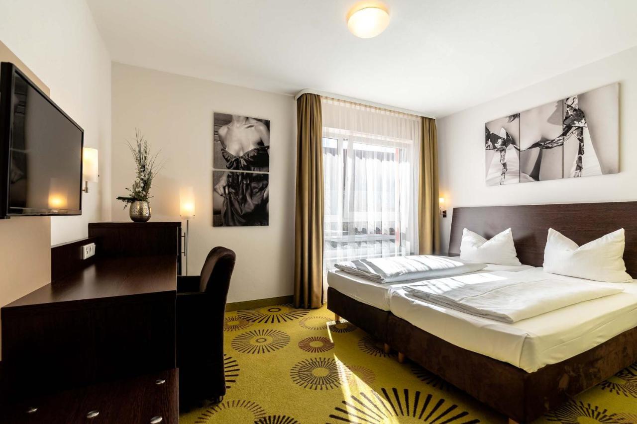 Altstadthotel Guesthouse Die Galerie Ingolstadt Exteriör bild