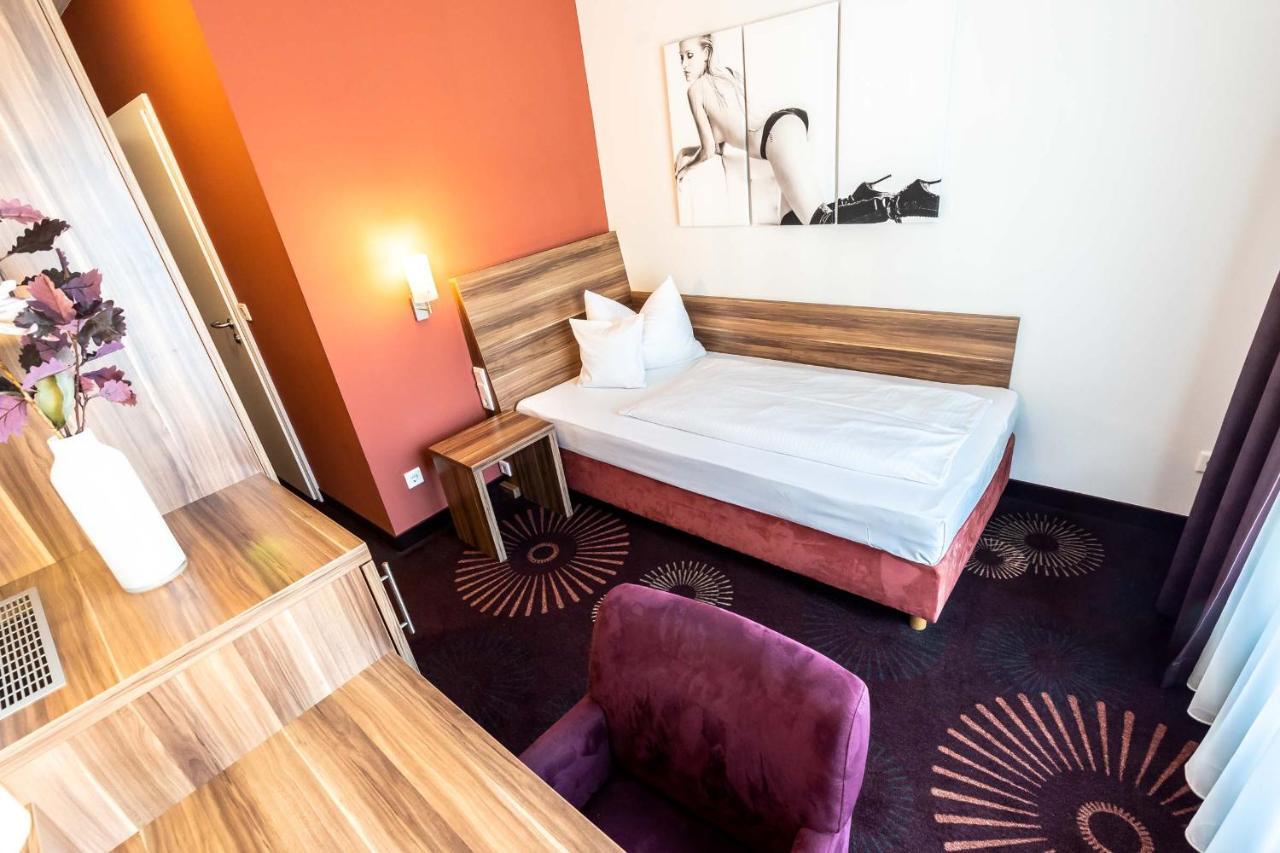 Altstadthotel Guesthouse Die Galerie Ingolstadt Exteriör bild