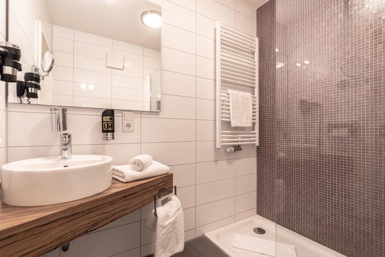 Altstadthotel Guesthouse Die Galerie Ingolstadt Exteriör bild